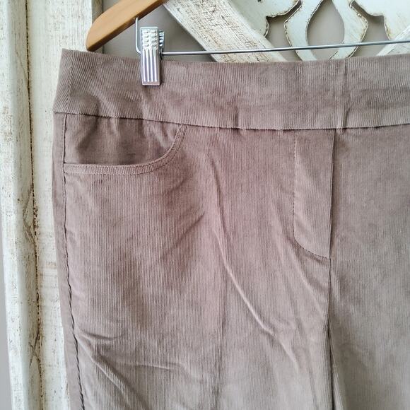 Alfred Dunner Womens Petite Telluride Modern Corduroy Faux Fly Pocket Pants Fawn - Picture 6 of 7